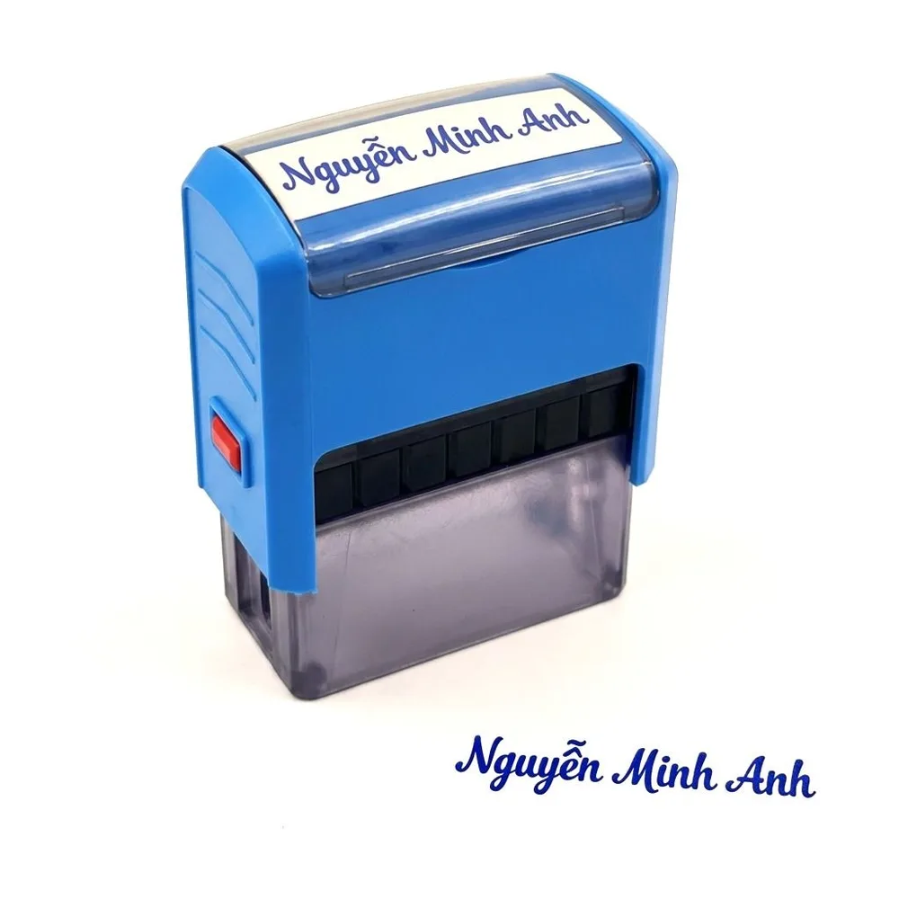 Dấu tên liền mực thân xanh khắc chữ Nguyễn Minh Anh kiểu viết tay, kèm bản đóng mực xanh